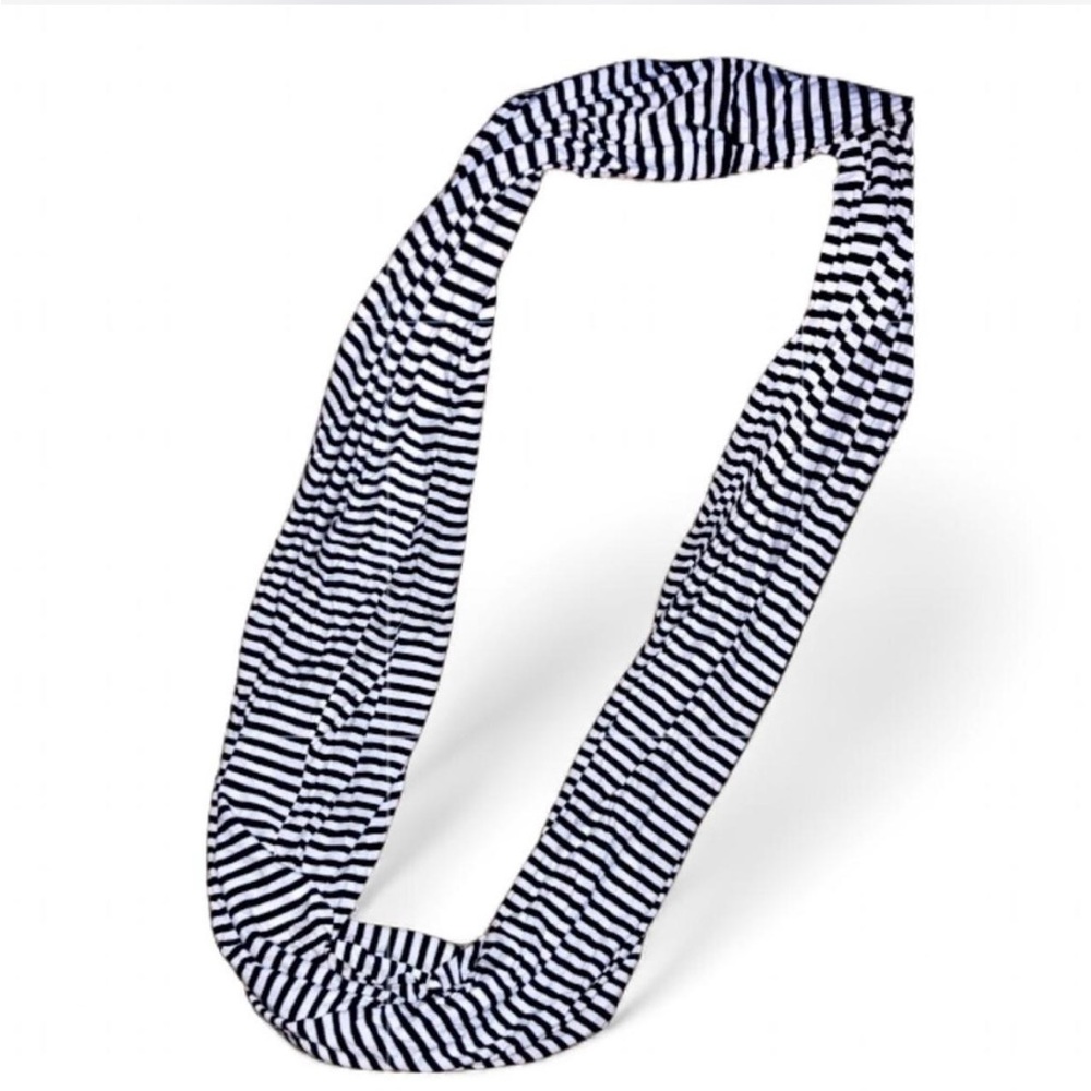 *FREE* Striped Infinity Scarf – Black & White